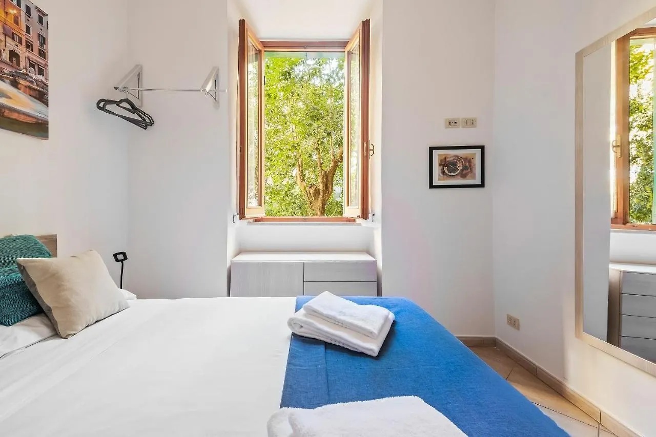 Vivy Vatican House By Halldis Rome Italy